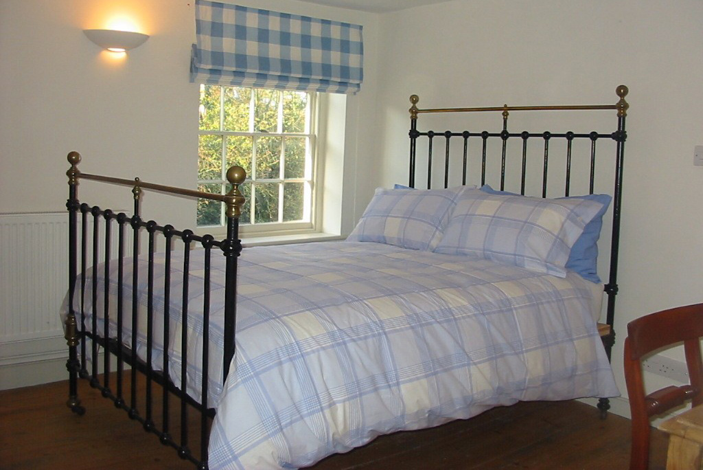 Beautiful double bedroom at September cottage